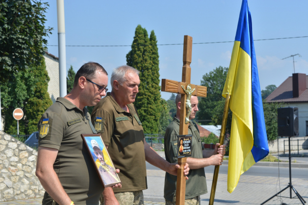 
У Збаражі попрощалися з військовим, захисником України Сергієм Хоміцьким (фото)