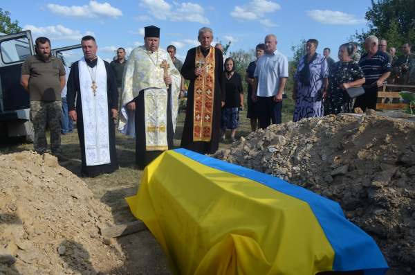 
У Білобожницькій громаді на Тернопільщині попрощались з двома захисниками (фото)