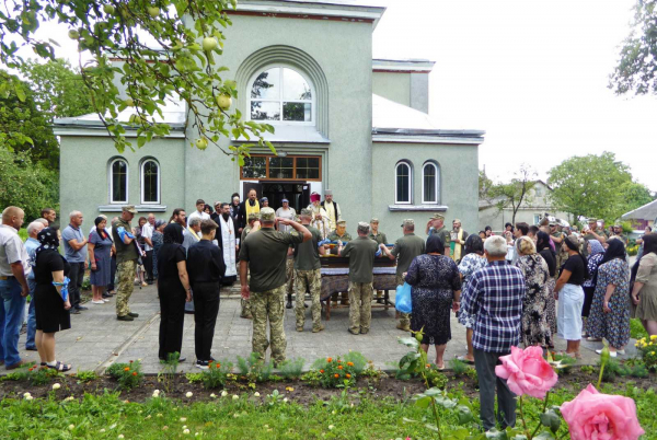 
В останню дорогу провели воїна з Шумщини Миколу Пичулюка (ФОТО)