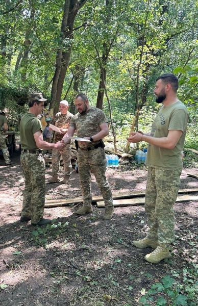 
На передовій бійців тернопільської бригади нагородили відзнаками Президента