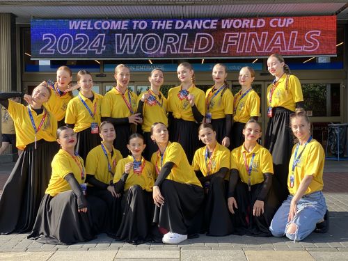 
«Срібло» та «бронзу» чемпіонату світу привезли танцюристи з Чорткова (ФОТО)