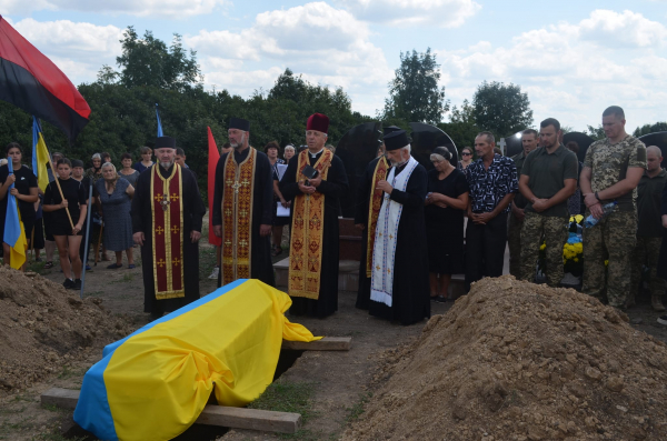 
У Білобожницькій громаді на Тернопільщині попрощались з двома захисниками (фото)