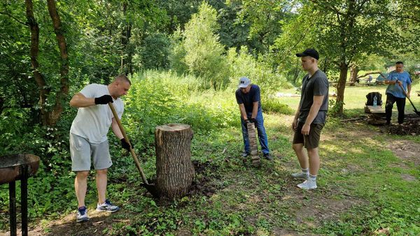 
В урочищі на Тернопільщині облаштували місце для відпочинку туристів (фото)