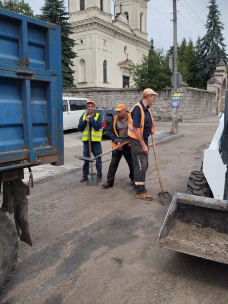 У Кременці ліквідовують наслідки негоди