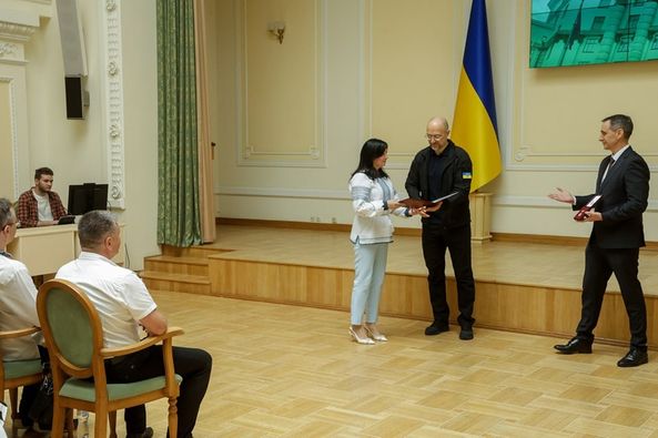 
Колективи двох лікарень з Тернополя отримали подяку від Прем'єр-міністара України (фото)