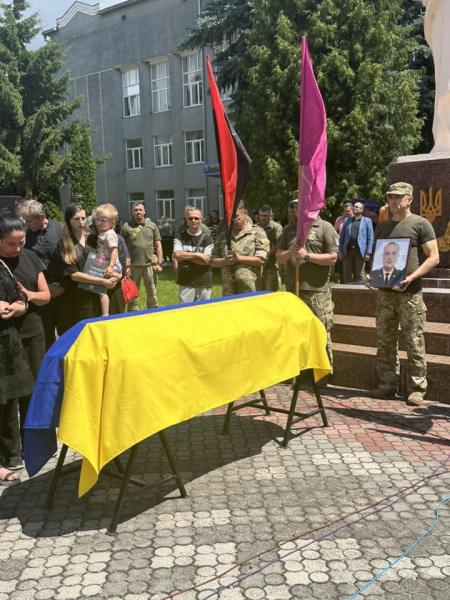 
У Кам’янках похоронили 26-річного воїна: напередодні дізнався, що вдруге стане батьком (ФОТО)