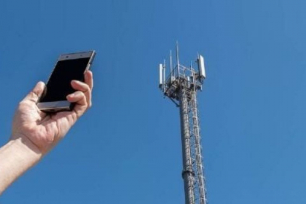 Мобільних операторів зобов'язали встановити акумулятори і забезпечити 10 годин зв’язку без світла
