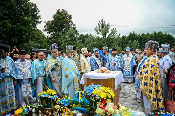 Митрополит Епіфаній на Кременеччині освятив місце під будівництво Всеукраїнського меморіалу памʼяті полеглих захисників України. Фоторепортаж