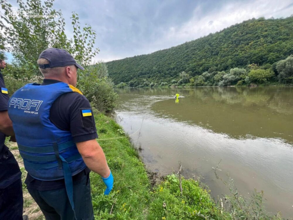 На Тернопільщині у Дністрі потонув чоловік