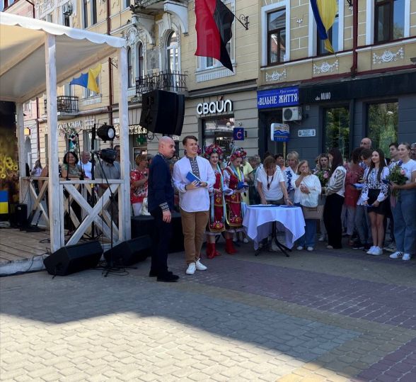 Наша гордість! У Тернополі нагородили найкращих випускників шкіл