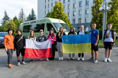 
Діти загиблих і зниклих безвісти військових з Тернопільщини вирушили на відпочинок до Польщі