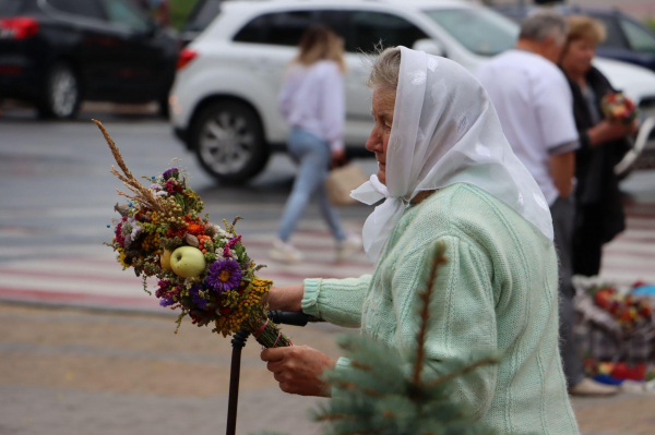 Як тернополяни освячували кошики на Спаса: репортаж з місцевих храмів