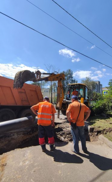 На «Східному» замінюють частину водогону — коли відновлять водопостачання