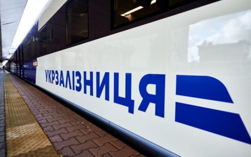 
"Укрзалізниця" запускає перший в Україні дитячий вагон: квитки вже у продажу