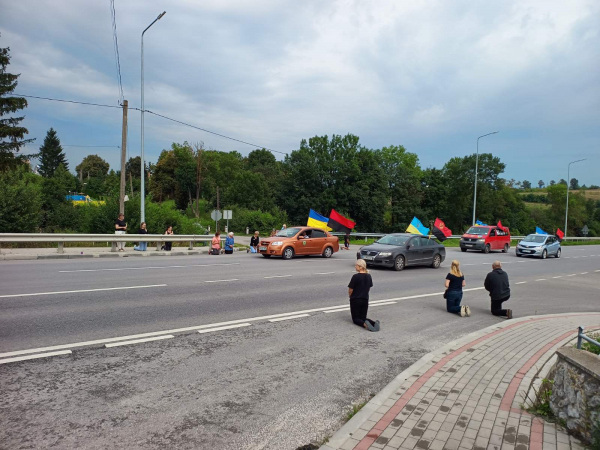 Тернопільщина прощається з загиблими героями Петром Петруком та Павлом Мар'яшем