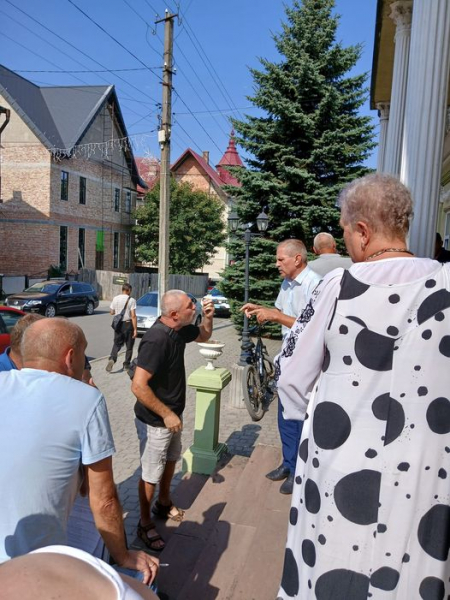 
У Підгайцях скандал через місцевий водоканал (фото)