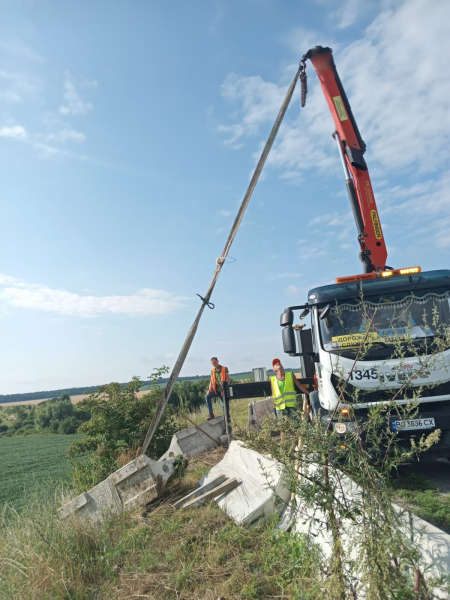 
На дорогах Тернопільщини працює спецтехніка (фото)