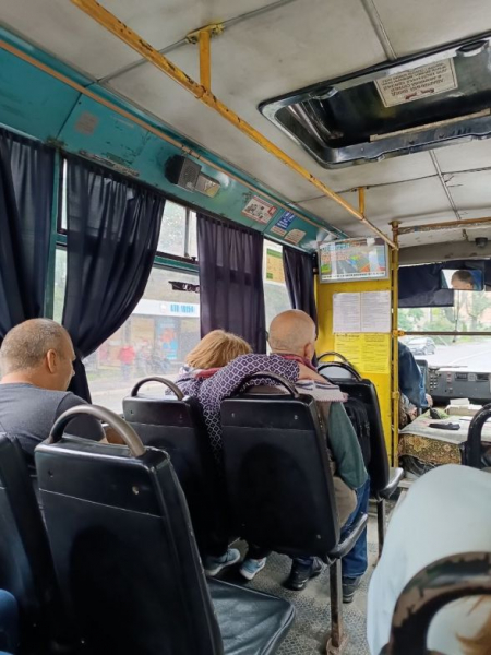 Є новий, а деякий ремонтують скотчем: у якому стані громадський транспорт Тернополя