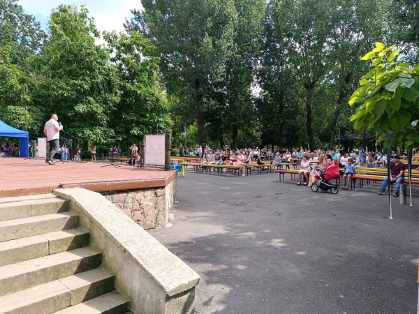 Польова кухня, акробати, концерт: у парку ім. Шевченка організували благодійний захід