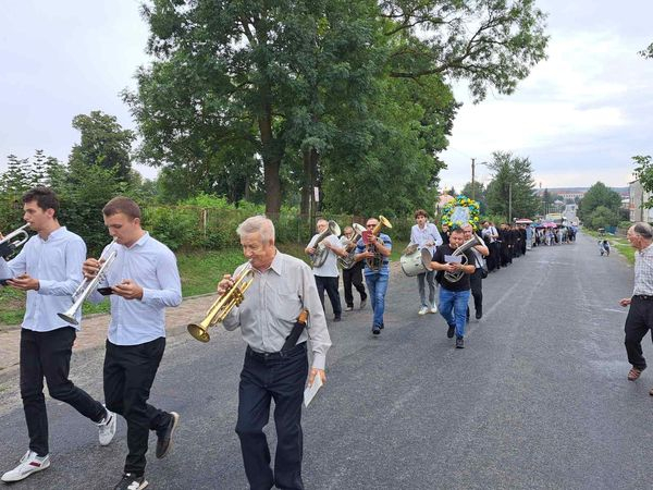 
На Монастирищині, де з'явилася Богородиця, відбулася єпархіальна проща «За мир і спокій в Україні» (фото)