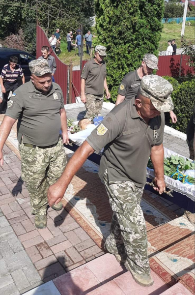 
На Кременеччині поховали захисника України Андрія Бика (фото)