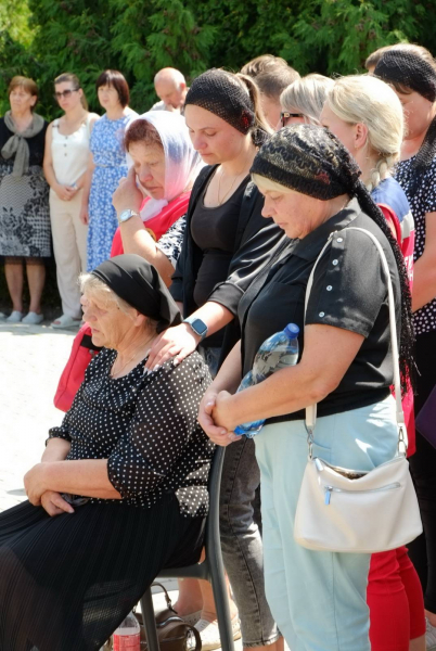 Шумськ навколішки зустрів загиблого Героя Петра Петрука