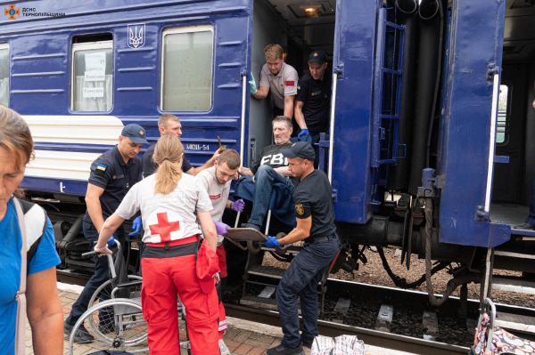 
До Тернополя прибув черговий евакуаційний потяг з жителями Донеччини (фото)