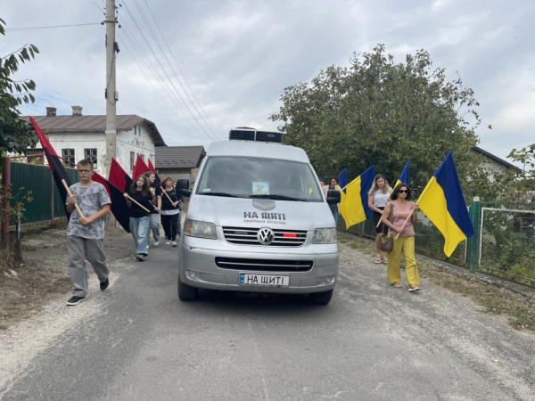 У селі під Тернополем прощаються з молодим прикордонником Ступінським Віталієм