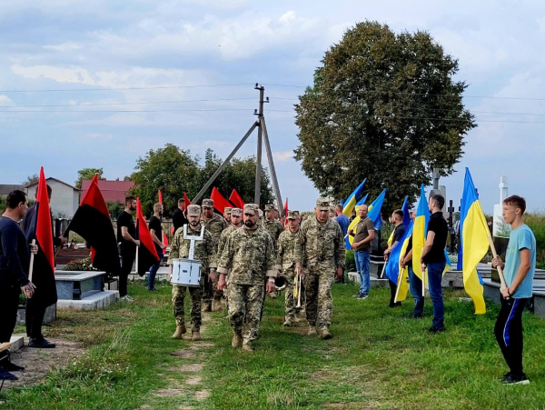 
У Великобірківській громаді попрощались з Романом Гармашем, який загинув під Бахмутом (фото)