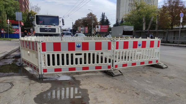 На Торговиці проводять заміну аварійних труб водопроводу