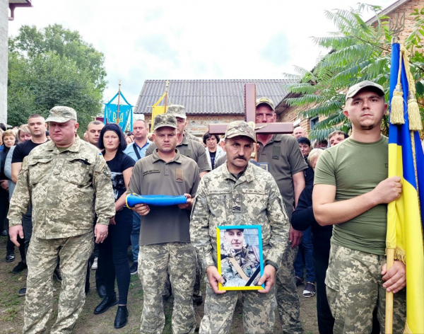 
У Великобірківській громаді попрощались з Романом Гармашем, який загинув під Бахмутом (фото)