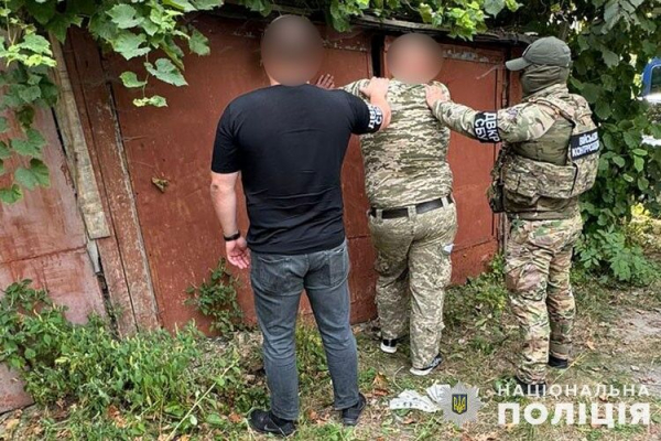 Нажився на десятки тисяч доларів: затримали 46-річного кременчанина, який торгував автомобілями для ЗСУ