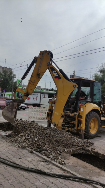 
У Тернополі замінять 100 метрів аварійного водопроводу