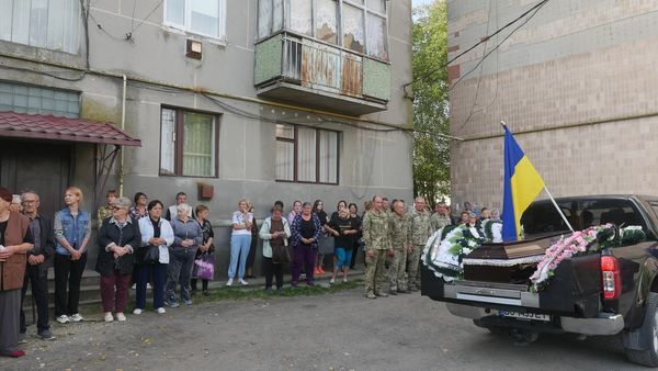 
Жителі Збаража попрощалися із загиблим захисником Михайлом Загурським (фото)