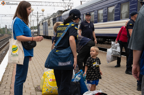 
До Тернополя прибув черговий евакуаційний потяг з жителями Донеччини (фото)