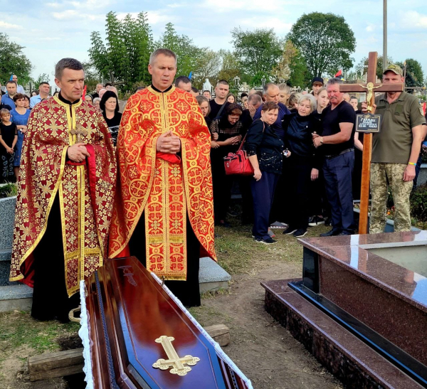 
У Великобірківській громаді попрощались з Романом Гармашем, який загинув під Бахмутом (фото)