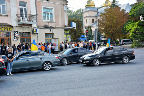 Теребовля навколішки зустріла Героя Тараса Бурачка, який загинув під Курськом