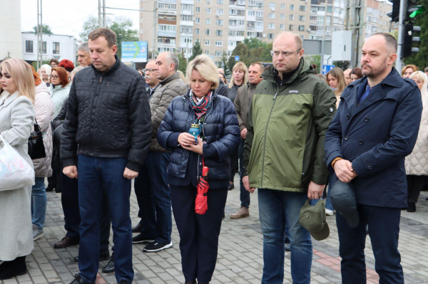 Відкрили стелу з іменами полеглих за Україну Героїв у Тернополі: як усе відбувалося