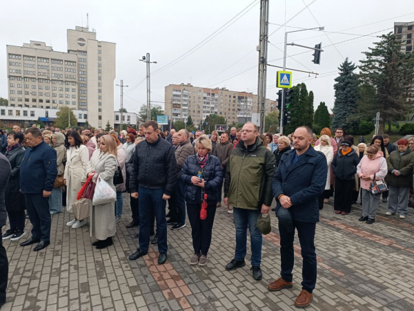 Тернопіль зупинився, щоб вшанувати памʼять загиблих Захисників і Захисниць України