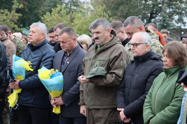 Відкрили стелу з іменами полеглих за Україну Героїв у Тернополі: як усе відбувалося