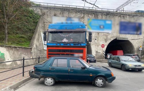 
ДТП у Тернополі: ускладнено рух транспорту на кількох вулицях (ФОТО)