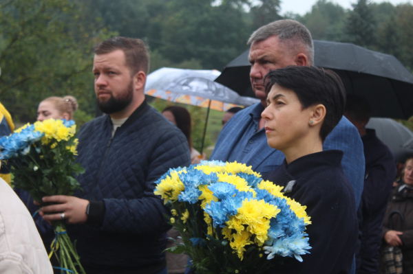 
"Вони загинули, щоб ми жили", – у селі Баворів на Тернопільщині освятили Алею Героїв (фото)