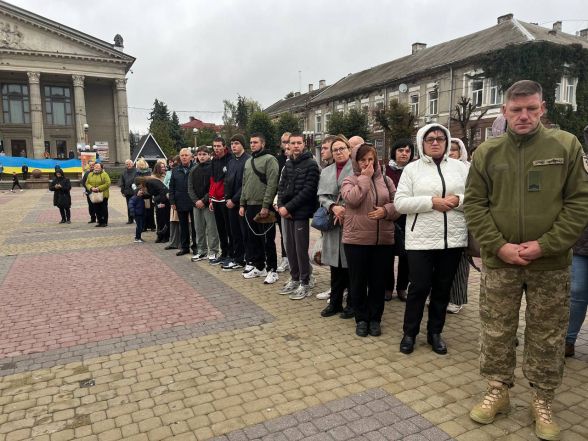 Подяки, молитва та перформанс: у Тернополі відзначили День захисників і захисниць України