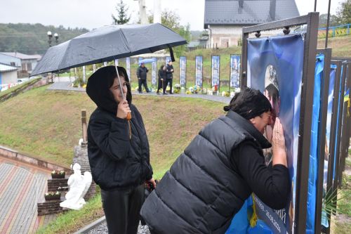 
У Бучачі на Алеї Слави освятили пам’ятні знаки ще чотирьом полеглим захисникам