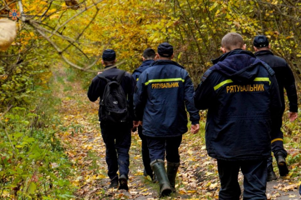 На Тернопільщині другу добу розшукують у лісах пенсіонерку, яка пішла по гриби та зникла