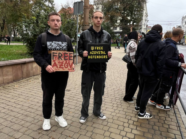 «Вільні, кричіть і боріться за них»: у Тернополі нагадали про військовополонених