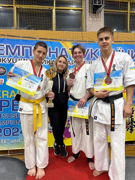 
Троє спортсменів з Тернополя завоювали призові місця на Чемпіонаті України з кіокушинкайкан карате (фото)