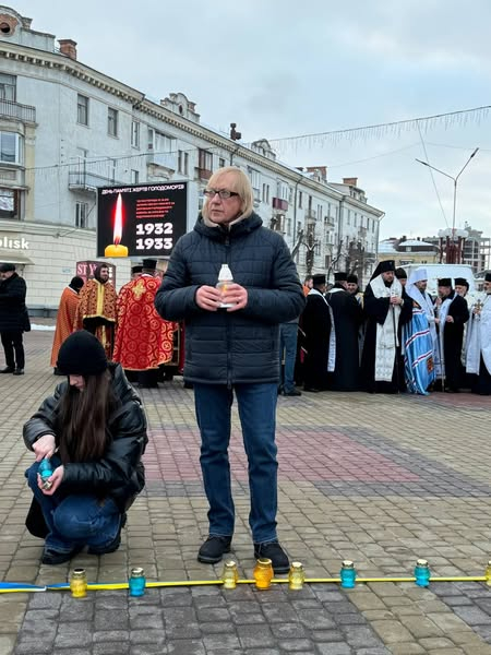 
У Тернополі запалили свічки в пам'ять про жертв Голодоморів (фото)