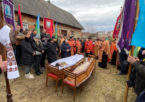 
У Козові попрощались з 36-річним захисником, який загинув на Курщині (фото)