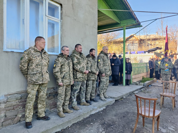 
У Заліщиках провели в останню дорогу захисника Назара Грозовського (фото)